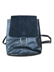 Кожена дамска чантичка тип раничка H&M