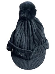 Черна плетена шапка с козирка CAPO ONE SIZE