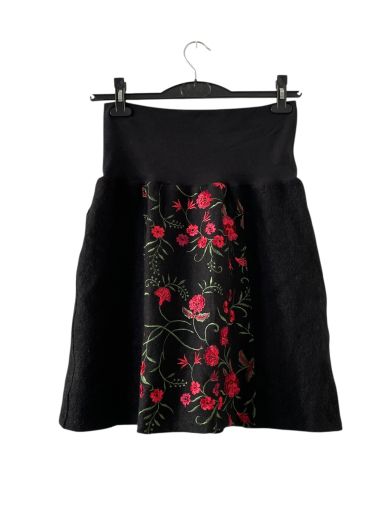 Дамска пола на розички BEATE DEHMER M