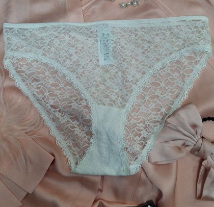 Дамски бикини M