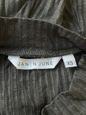 Дамска блуза с къс ръкав JAN N JUNE XS