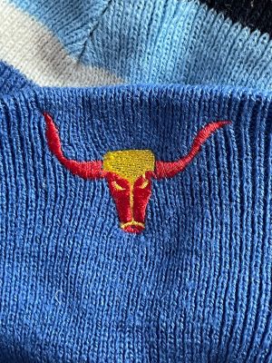 Многоцветна плетена шапка REDBULL