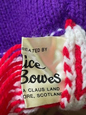 Многоцветна плетена зимна шапка с помпон ALICE BOWES
