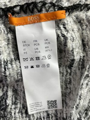 Многоцветен плетен шал BOSS