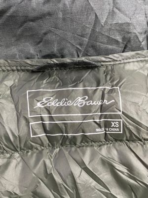 Дамски елек с джобчета и цип EDDIE BAUER XS