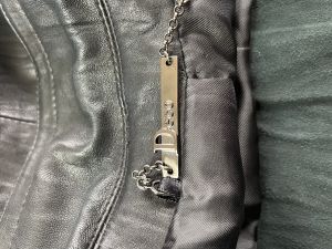 Дамско кожено яке с джобчета и копчета DECO S