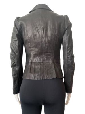 Дамско кожено яке с джобчета и копчета DECO S