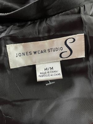 Дамско елече с джобове, копчета и цип  JONES WEAR STUDIO M