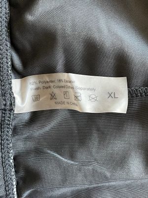  Дамско долнище на бански XL